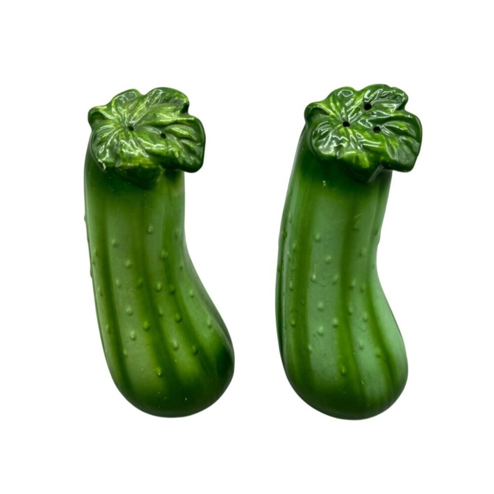 Vintage Ceramic Cucumber Shaped Salt & Pepper Shaker Set green 6" READ